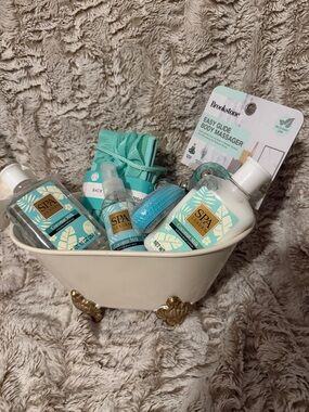 Spa Luxury Coconut Milk Bath Gift Set in Teal